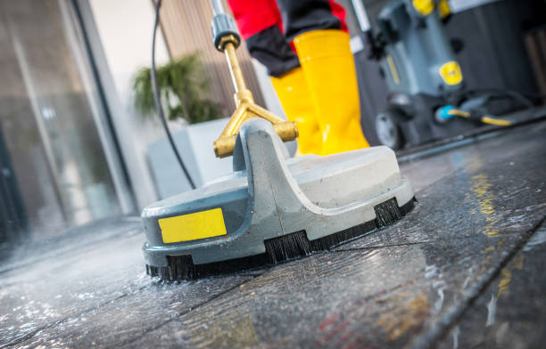 Best Deck Cleaning Services  in Mills River, NC
